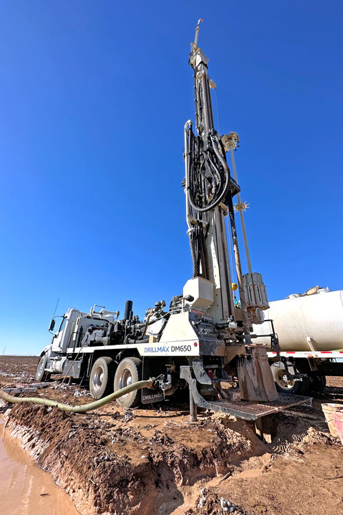DRILLMAX® DM650 by Geoprobe® can be outfitted for air drilling or as mud drill
