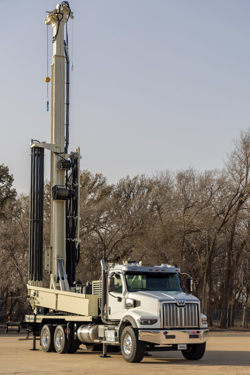 DRILLMAX® DM650 Water Well Rig for air drilling or as mud drill